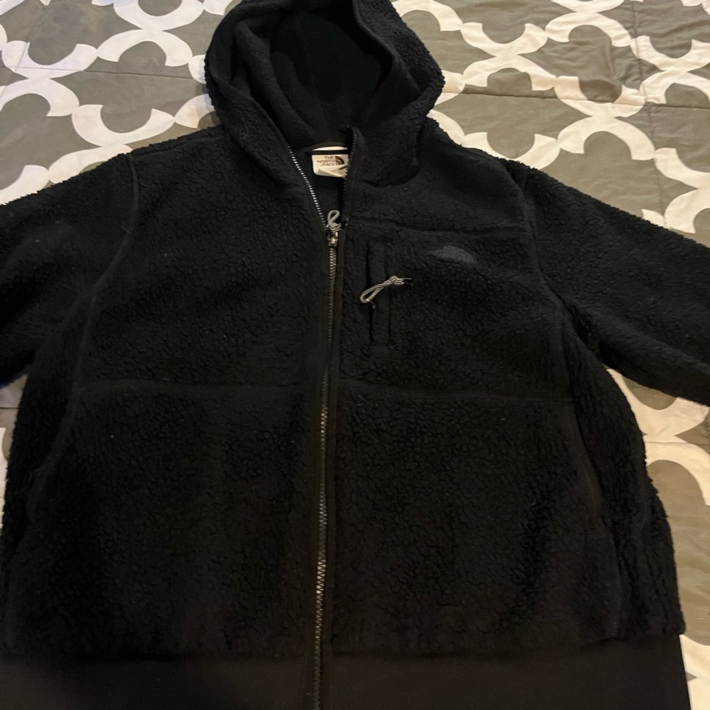 The north face women’s large fleece jacket